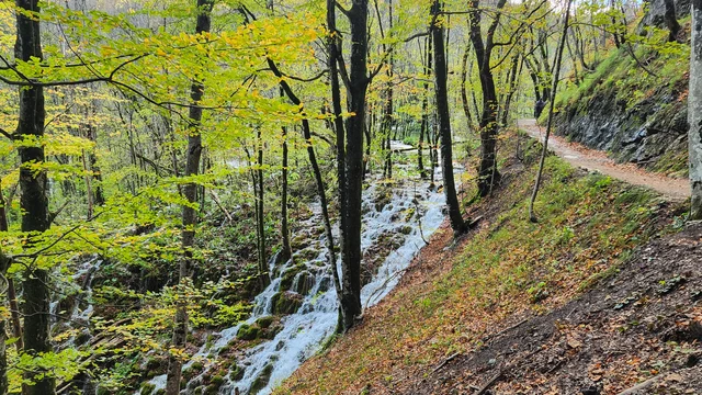 Autumn at Plitvice Lakes.jpg